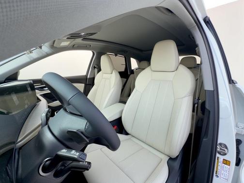 Glacier White Metallic 2026 Audi Q5 Prestige TFSI quattro S tronic