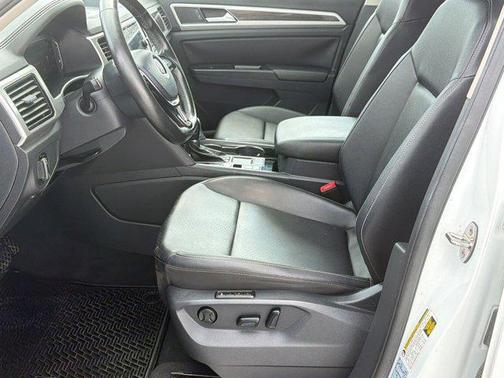 Pure White 2019 Volkswagen Atlas 3.6L SEL