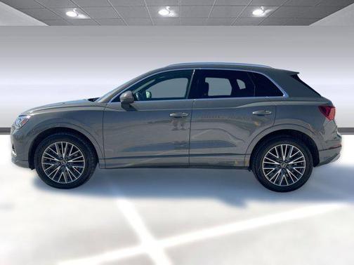 2022 Audi Q3 40 Premium Plus