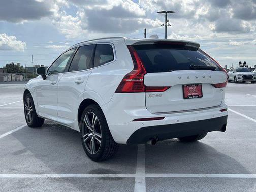 2020 Volvo XC60 T5 Momentum