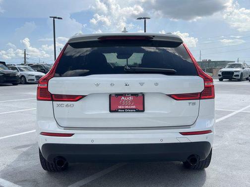 2020 Volvo XC60 T5 Momentum