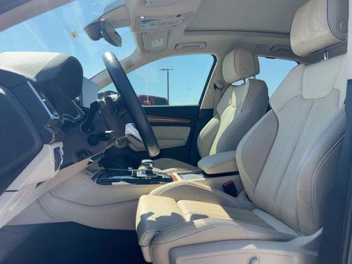 2021 Audi Q5 45 Prestige