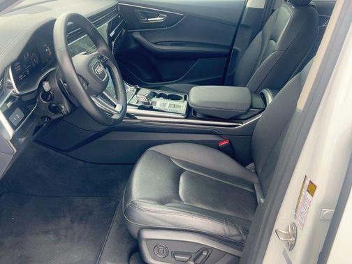 2023 Audi Q7 55 Premium Plus