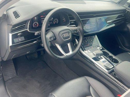 2023 Audi Q7 55 Premium Plus