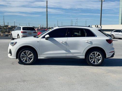 2023 Audi Q3 Premium 45 TFSI S line quattro Tiptronic