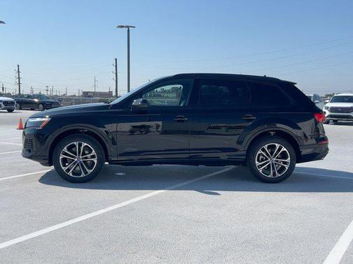 2026 Audi Q7 45 Premium