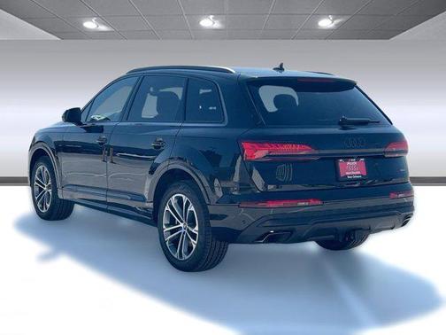 2026 Audi Q7 45 Premium