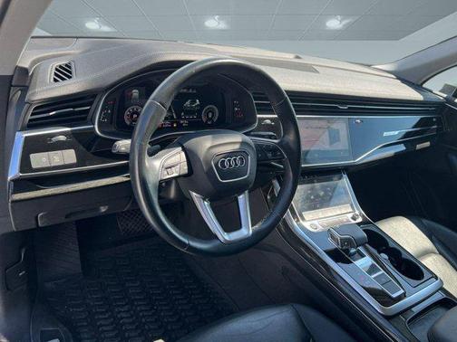2023 Audi Q7 45 Premium