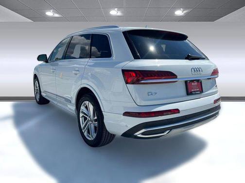 2023 Audi Q7 45 Premium
