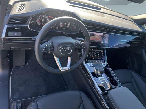 2025 Audi Q7 45 Premium