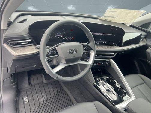 2025 Audi Q5 Premium TFSI quattro S tronic