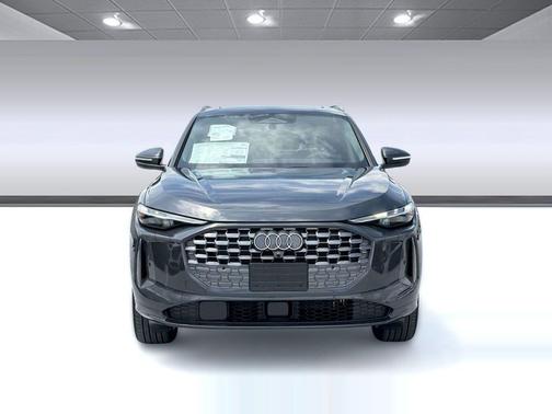Tambora Gray Metallic 2026 Audi Q5 Premium Plus TFSI quattro S tronic