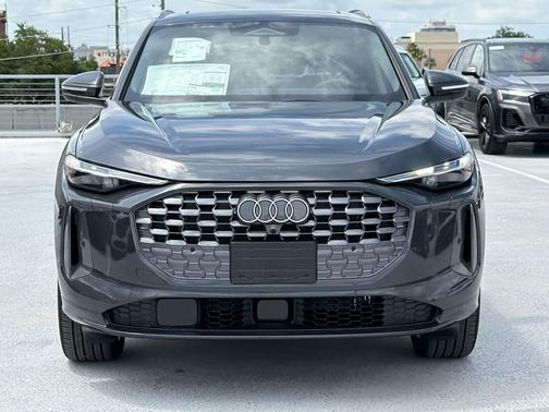 Tambora Gray Metallic 2026 Audi Q5 Premium Plus TFSI quattro S tronic