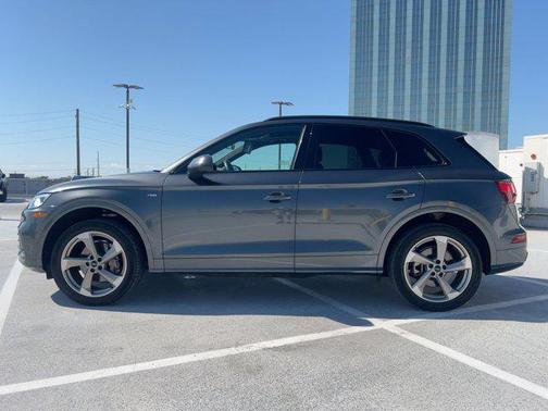 2020 Audi Q5 45 Titanium Premium