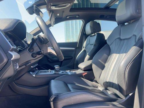2020 Audi Q5 45 Titanium Premium