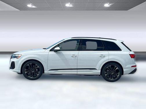 Glacier White Metallic 2026 Audi Q7 55 Premium Plus