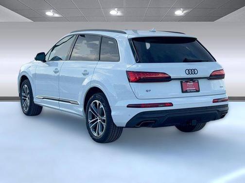 2026 Audi Q7 45 Premium