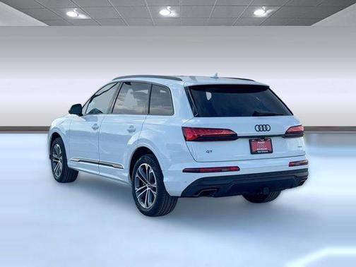 2026 Audi Q7 45 Premium
