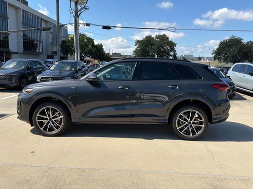 Tambora Gray Metallic 2026 Audi Q5 Premium Plus TFSI quattro S tronic