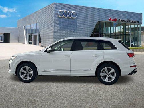 2025 Audi Q7 55 Premium
