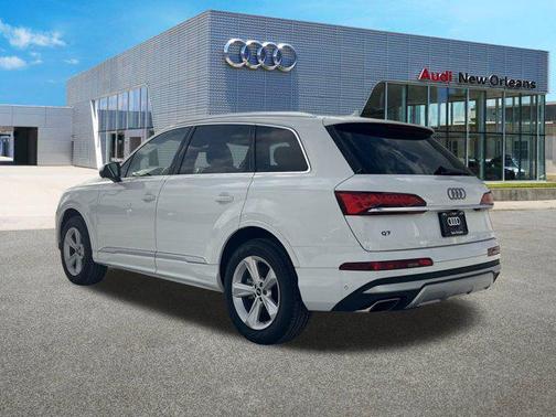 2025 Audi Q7 55 Premium