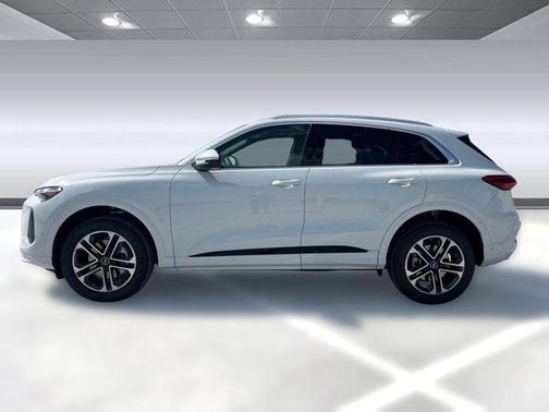 2025 Audi Q5 Premium TFSI quattro S tronic