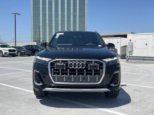 2025 Audi Q7 55 Prestige