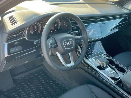 2026 Audi Q7 45 Premium