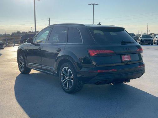 2026 Audi Q7 45 Premium