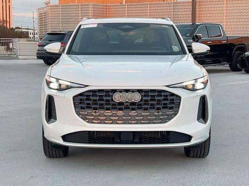 2025 Audi Q5 Premium TFSI quattro S tronic