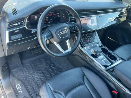 2023 Audi Q7 55 Premium Plus