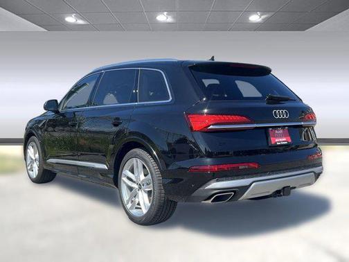 2025 Audi Q7 55 Premium Plus