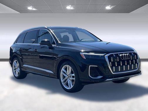 2025 Audi Q7 55 Premium Plus