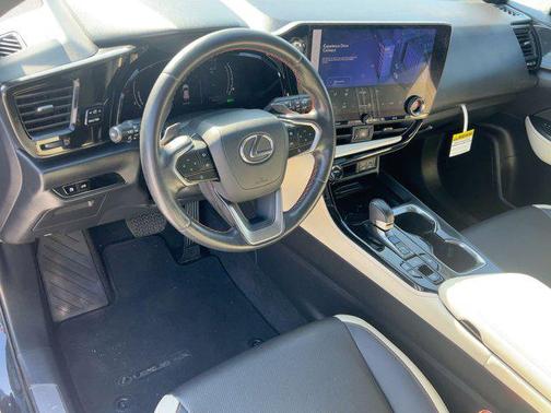 2022 Lexus NX 350h Premium