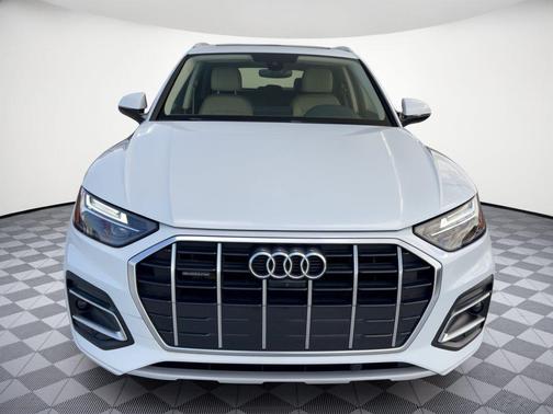 Glacier White Metallic 2023 Audi Q5 40 Premium Plus