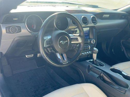 2021 Ford Mustang EcoBoost