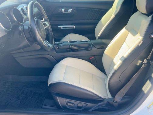 2021 Ford Mustang EcoBoost