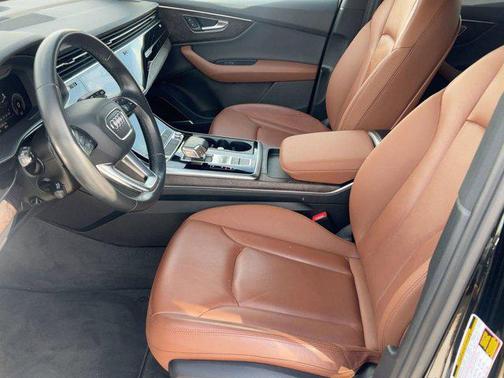 2022 Audi Q7 45 Premium Plus