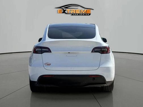 2022 Tesla Model Y Long Range Dual Motor All-Wheel Drive