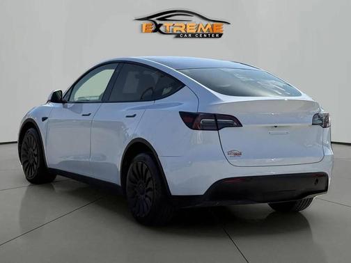 2022 Tesla Model Y Long Range Dual Motor All-Wheel Drive