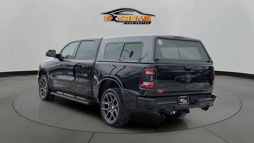 Diamond Black Crystal Pearlcoat 2019 RAM 1500 Laramie