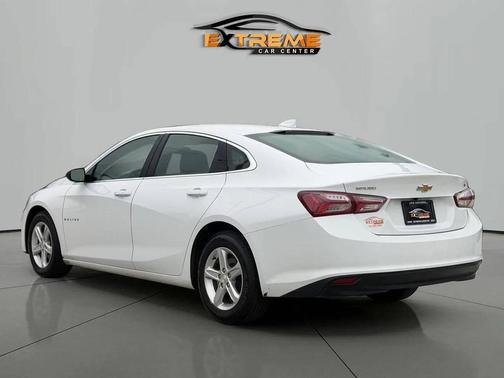 Mosaic Black Metallic 2022 Chevrolet Malibu FWD LT