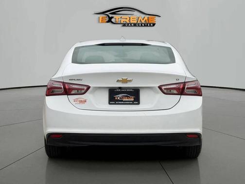 Mosaic Black Metallic 2022 Chevrolet Malibu FWD LT