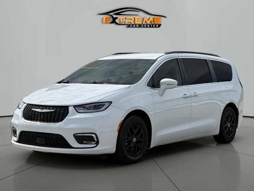 Bright White Clear Coat 2022 Chrysler Pacifica Touring L