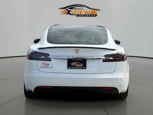 2016 Tesla Model S 90D