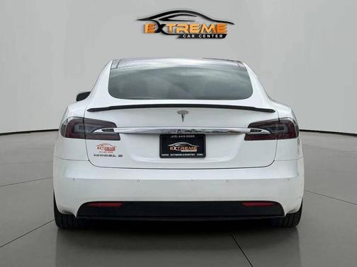 2016 Tesla Model S 90D
