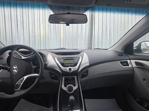 2012 Hyundai ELANTRA Limited
