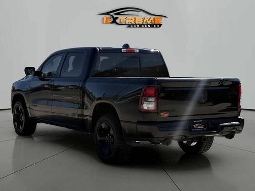 Diamond Black Crystal Pearlcoat 2019 RAM 1500 Big Horn