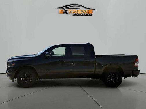 Diamond Black Crystal Pearlcoat 2019 RAM 1500 Big Horn