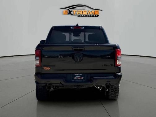 Diamond Black Crystal Pearlcoat 2019 RAM 1500 Big Horn